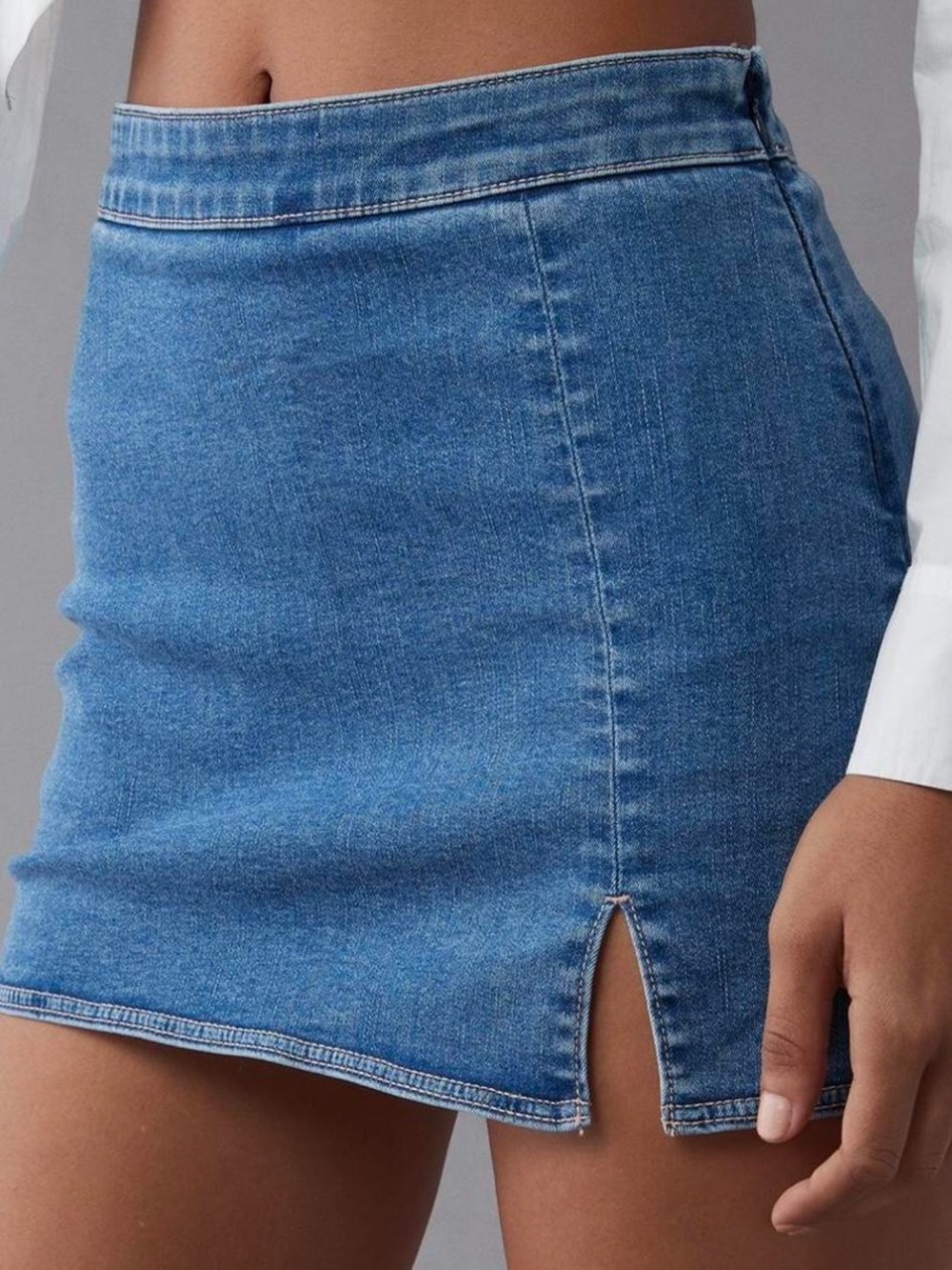 NWT American Eagle AE Next Level High-Waisted Denim Skort - size 0 - light wash